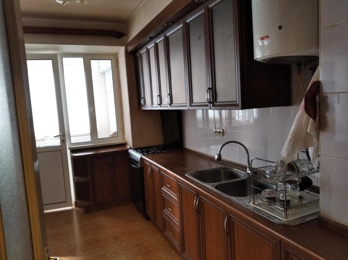 3 Room Apartment In Small Center Of เยเรวาน ภายนอก รูปภาพ