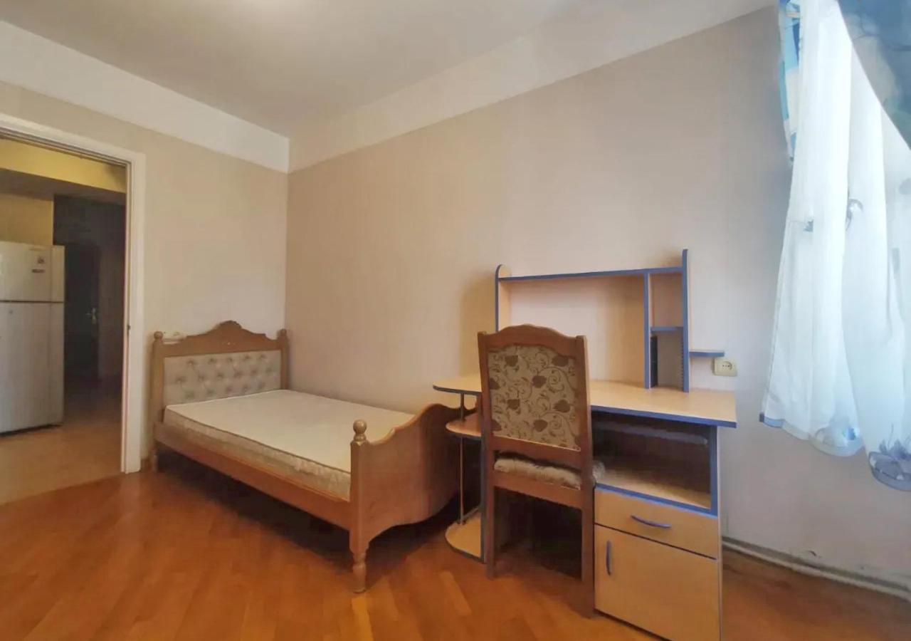 3 Room Apartment In Small Center Of เยเรวาน ภายนอก รูปภาพ