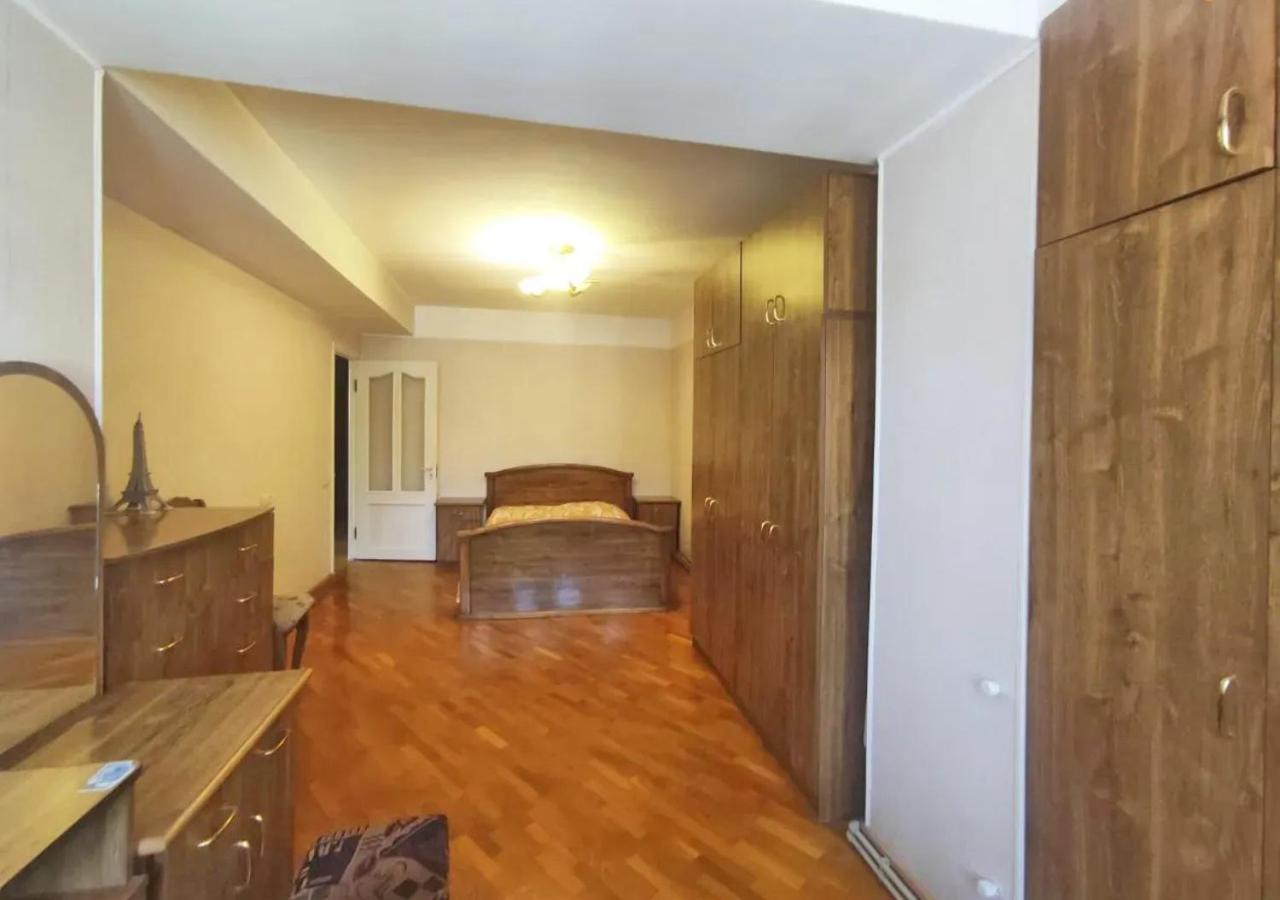 3 Room Apartment In Small Center Of เยเรวาน ภายนอก รูปภาพ