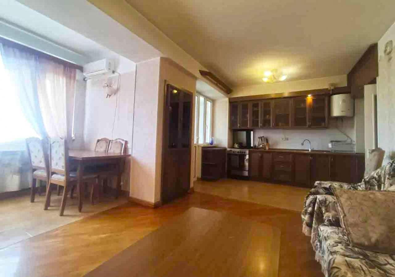 3 Room Apartment In Small Center Of เยเรวาน ภายนอก รูปภาพ